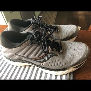 Men’s Sauscony form fit